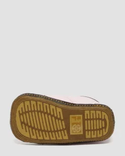 Boots 1460 en cuir auburn pour nouveau-né in Pale Pink