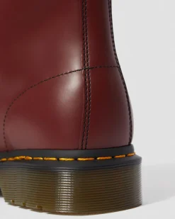 Boots 1460 en cuir Smooth à lacets in Rouge Cherry Red