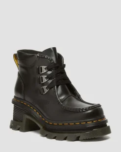 Boots à 3 œillets Corran en cuir Atlas à talons in Noir