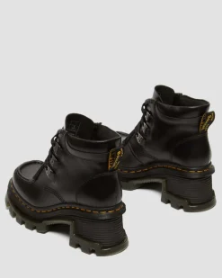 Boots à 3 œillets Corran en cuir Atlas à talons in Noir