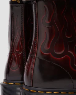 Boots 1460 Inferno en cuir à lacets in Rouge Cherry Red