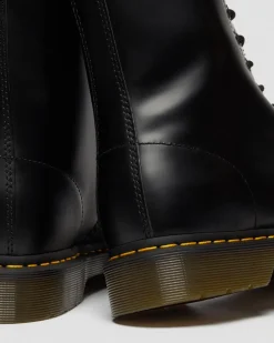 Boots montantes 1490 en cuir Smooth à lacets in Noir