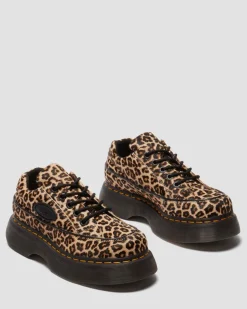 Chaussures Buzz à imprimé léopard et à 5 œillets in Léopard