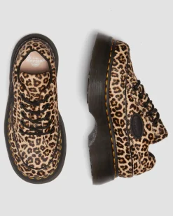 Chaussures Buzz à imprimé léopard et à 5 œillets in Léopard