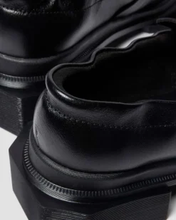 MOCASSINS MAYBOLE EN CUIR FRONCÉ À BOUTS CARRÉS in Noir