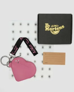 Porte-monnaie en forme de cœur en cuir avec anneau in Rose Doc's