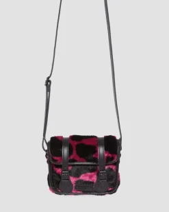 Sac bandoulière en Hair-On imprimé vache 18 cm in Thrift Pink