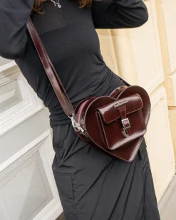 Sac en forme de cœur vegan in Rouge Cherry Red